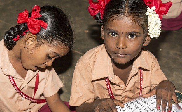 תלמידי בית ספר בהודו (צילום: Catherine L Prod, shutterstock)