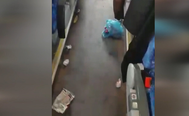 מטיילים ישראלים השאירו אחריהם אוטובוס מטונף