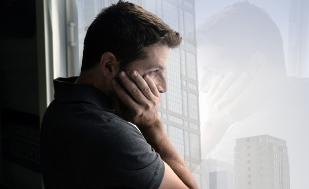 גבר עצוב (צילום: Marcos Mesa Sam Wordley, Shutterstock)