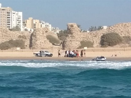 החוף בו טבע יוחאי אלקיים למוות (צילום: דוברות המשטרה, חדשות)