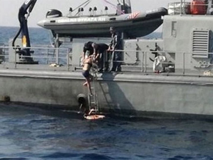 רגע הצלת האישה מהים (צילום: MORH/Coast Guard, חדשות)