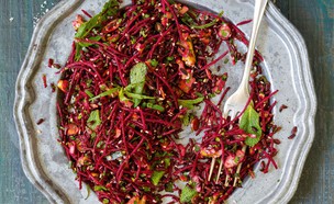 סלט אורז שחור, סלק ושומשום (צילום: לימור לניאדו-תירוש, סלט, הוצאת מודן)