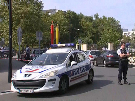 דיווח: אדם איים לפוצץ את עצמו בקונסוליה האיראנית בפריז, ונעצר בידי המשטרה