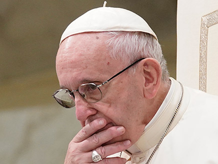 האפיפיור פרנציסקוס. מחאה מקורית (צילום: AP, חדשות)