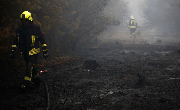 4,000 דונם נשרפו לחלוטין (צילום: Sky News, חדשות)