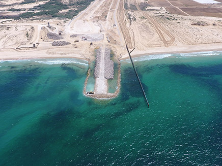 המכשול הימי שנבנה בגבול עזה (צילום: אגף דוברות והסברה במשרד הביטחון, חדשות)