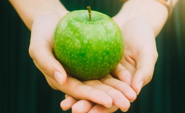 תפוח ירוק (צילום: jony-ariadi-on-unsplash)
