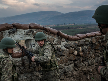 חיילים טורקים בגבול סוריה (צילום: Chris McGrath, gettyimages)