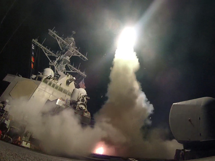 התקיפה האמריקנית בסוריה בשנה שעברה (צילום: רויטרס, חדשות)