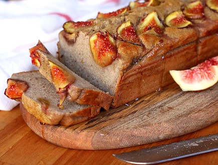 עוגת כוסמת תאנים ודבש (צילום: אריאל ברי בן חמו, הבלוג 