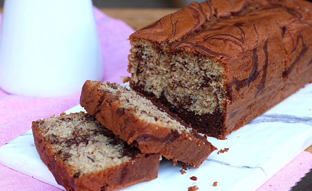 עוגת שיש פרווה עם שוקולד (צילום: אריאל ברי בן חמו, הבלוג "בריאלי - אופים בריא יותר")