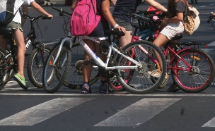 זהירות עם האופניים (צילום: רוני סצ'וסר פלאש 90, חדשות)