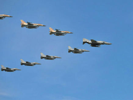 מטוסי חיל האוויר בשמי יוון (ארכיון) (צילום: משרד הביטחון היווני, חדשות)