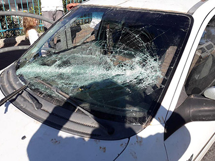 הנזק שנגרם לרכב (צילום: ארגון חוננו, חדשות)