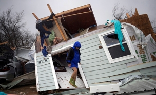 "בתים צפויים להיפגע" מזהירים (צילום: רויטרס, חדשות)