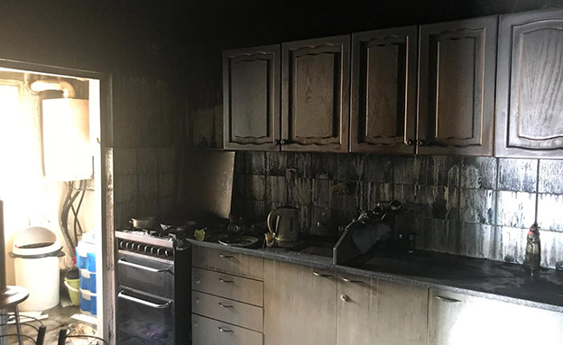 הדירה שנשרפה בביתר עילית (צילום: החדשות)