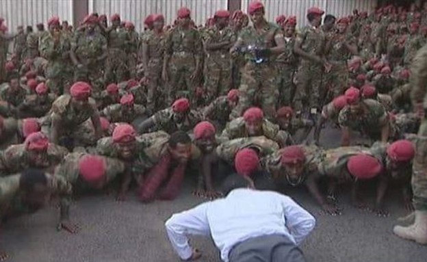 זה העונש שהטיל ראש הממשלה על חיילים שהפגינו (צילום: צילום מסך טוויטר Mogadishu Update)