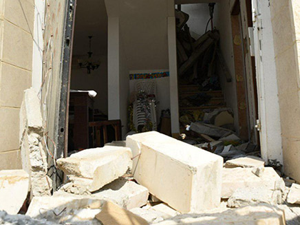 הבית שנפגע מרקטה (צילום: רן דהן/TPS, חדשות)