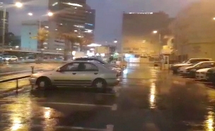 גשם בתל אביב, הבוקר (צילום: החדשות)