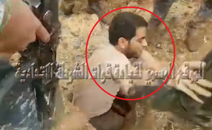מחבל דאע"ש קבר את עצמו בחיים - ונתפס (צילום: צילום מסך פייסבוק  الموقع الرسمي لقيادة قوات الشرطة الاتحادية)