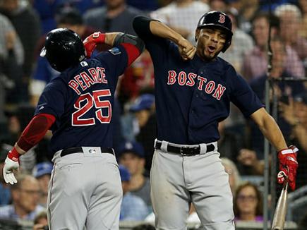 קאמבק ענק (צילום: Rob Leiter/MLB Photos via Getty Images) (צילום: ספורט 5)