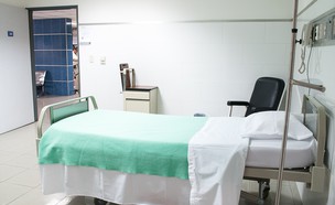 חדר בבית חולים (צילום: martha dominguez de gouveia on unsplash)
