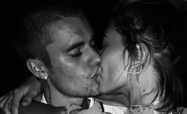 ג'סטין והיילי מתנשקים (צילום: איינסטגרם justinbieber)