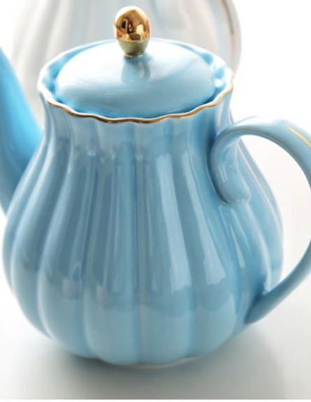 קומקום עם חולט תה (צילום: עלי אקספרס)