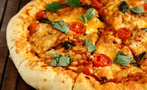 מתכון לפיצה ביתית איטלקית (צילום: אפיק גבאי, תיק אוכל)