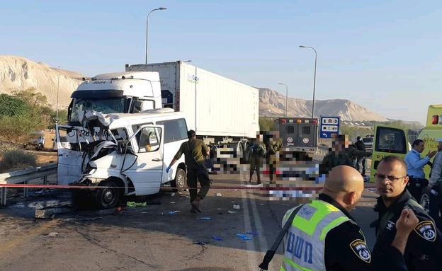 התאונה הקשה בכביש 90 (צילום: כבאות והצלה, חדשות)