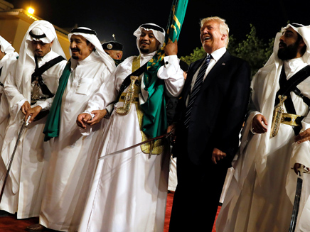 טראמפ בביקורו בסעודיה לאחר שהושבע (צילום: רויטרס, חדשות)