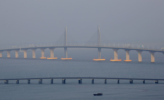 גשר הונג קונג סין (צילום: Kin Cheung, AP )