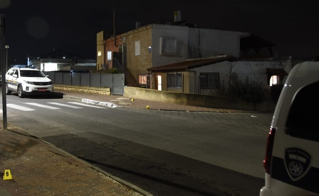 זירת רצח בטבריה (צילום: דוברות המשטרה, חדשות)