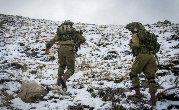 לוחמי הצנחנים בשלג (צילום: דובר צה''ל, באדיבות גרעיני החיילים)