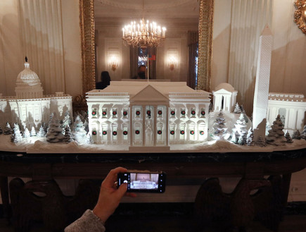 עוגת חג מולד בבית הלבן (צילום: Chip Somodevilla / Staff /Getty Images)