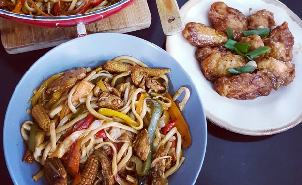 מוקפץ ועוף חמוץ-מתוק מוקפץ ועוף חמוץ-מתוק