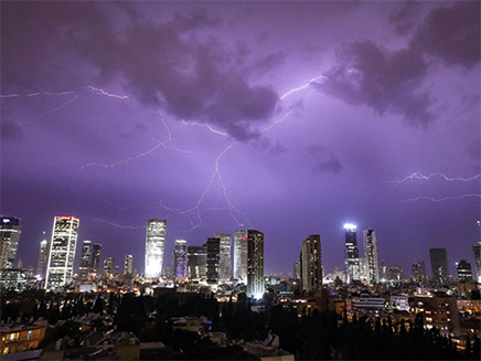 סופת ברקים בתל אביב (צילום: עופר עברי, חדשות)