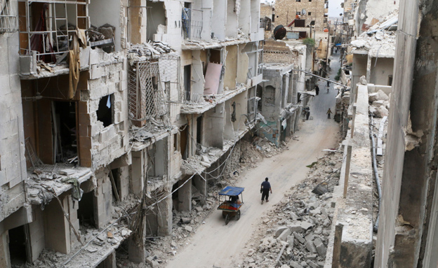הפצצות בעיר חאלב, ארכיון (צילום: רויטרס, חדשות)
