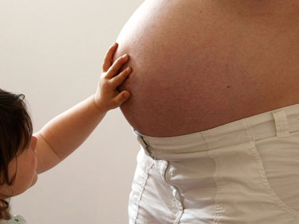 קיצוץ משמעותי בהטבות לנשים בהיריון (צילום: רויטרס, חדשות)