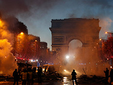 מהומות בפריז, צרפת (צילום: AP, חדשות)