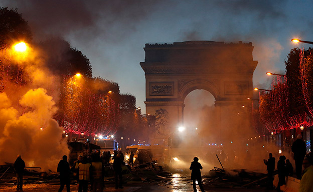 מהומות בפריז, צרפת (צילום: AP, חדשות)
