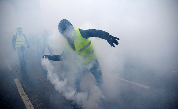 הפגנות אלימות בפריז (צילום: רויטרס, חדשות)