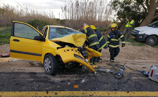 תאונת דרכים (צילום: כבאות והצלה נגב, חדשות)