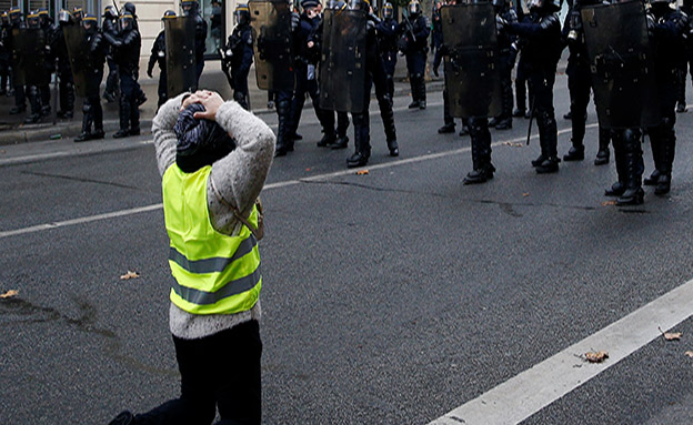 עימותים סוערים בפריז (צילום: רויטרס, חדשות)