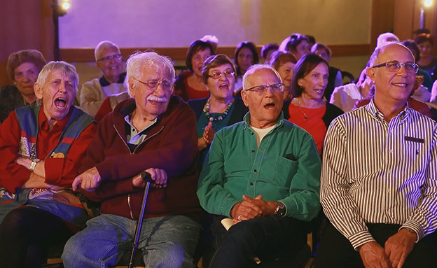 זקנים שרים קולולם‎ (צילום: אורי גורן, חדשות)