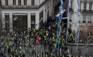 תתפשט למצרים? הפגנת האפודים בפריז (צילום: רויטרס, חדשות)