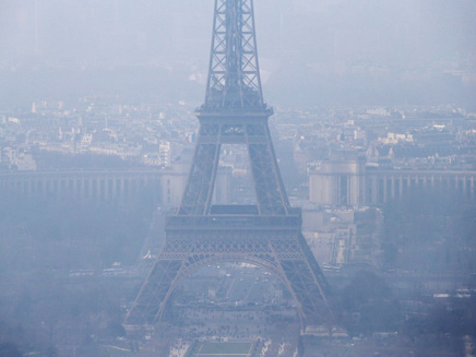 זיהום אויר וערפל בפריז (צילום: רויטרס, חדשות)