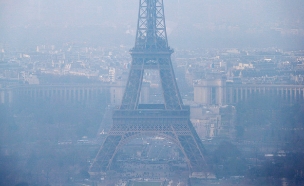 זיהום אויר וערפל בפריז (צילום: רויטרס, חדשות)