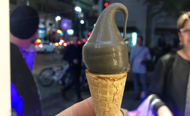 גלידה שחורה ליאור קוקה (צילום: ליאור קוקה, יחסי ציבור)