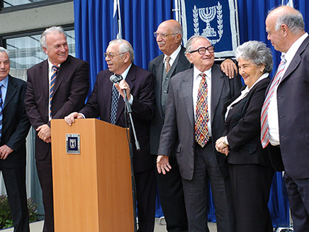 מפלגת הגמלאים אחרי הבחירות ב-2006‎ (צילום: פלאש 90, חדשות)